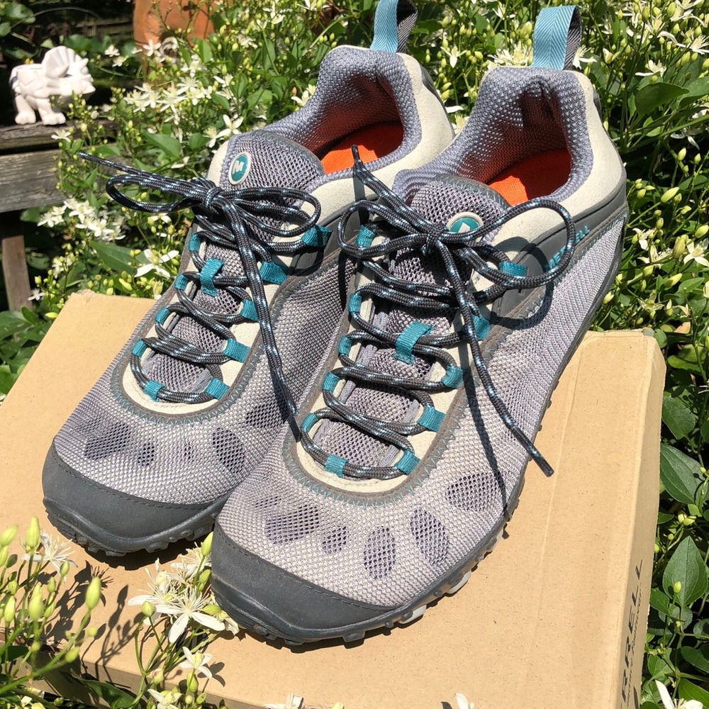 Merrell Chameleon Arc size 9.5 NEVER WORN!
